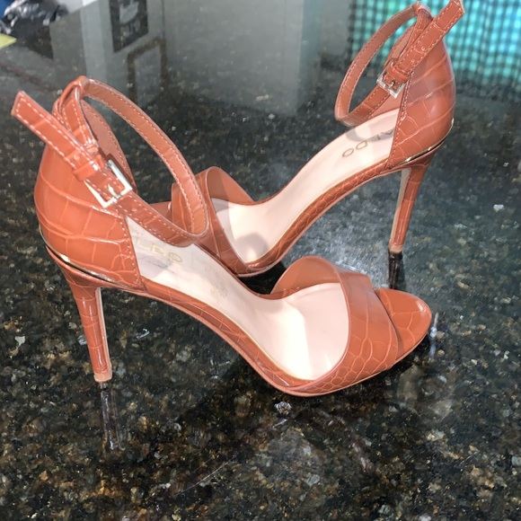 •Aldo “Kalanda” Cognac Heels W/ Buckled  Strap & Gold Toned Hardware GORGEOUS!• - Picture 6 of 14